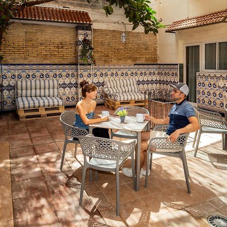 Som Hostel By The Venue Βαλένθια Εξωτερικό φωτογραφία