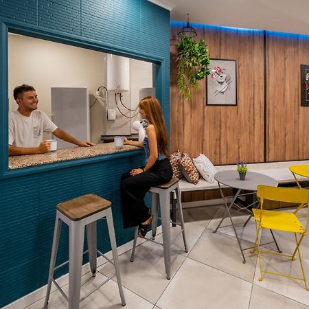 Som Hostel By The Venue Βαλένθια Εξωτερικό φωτογραφία