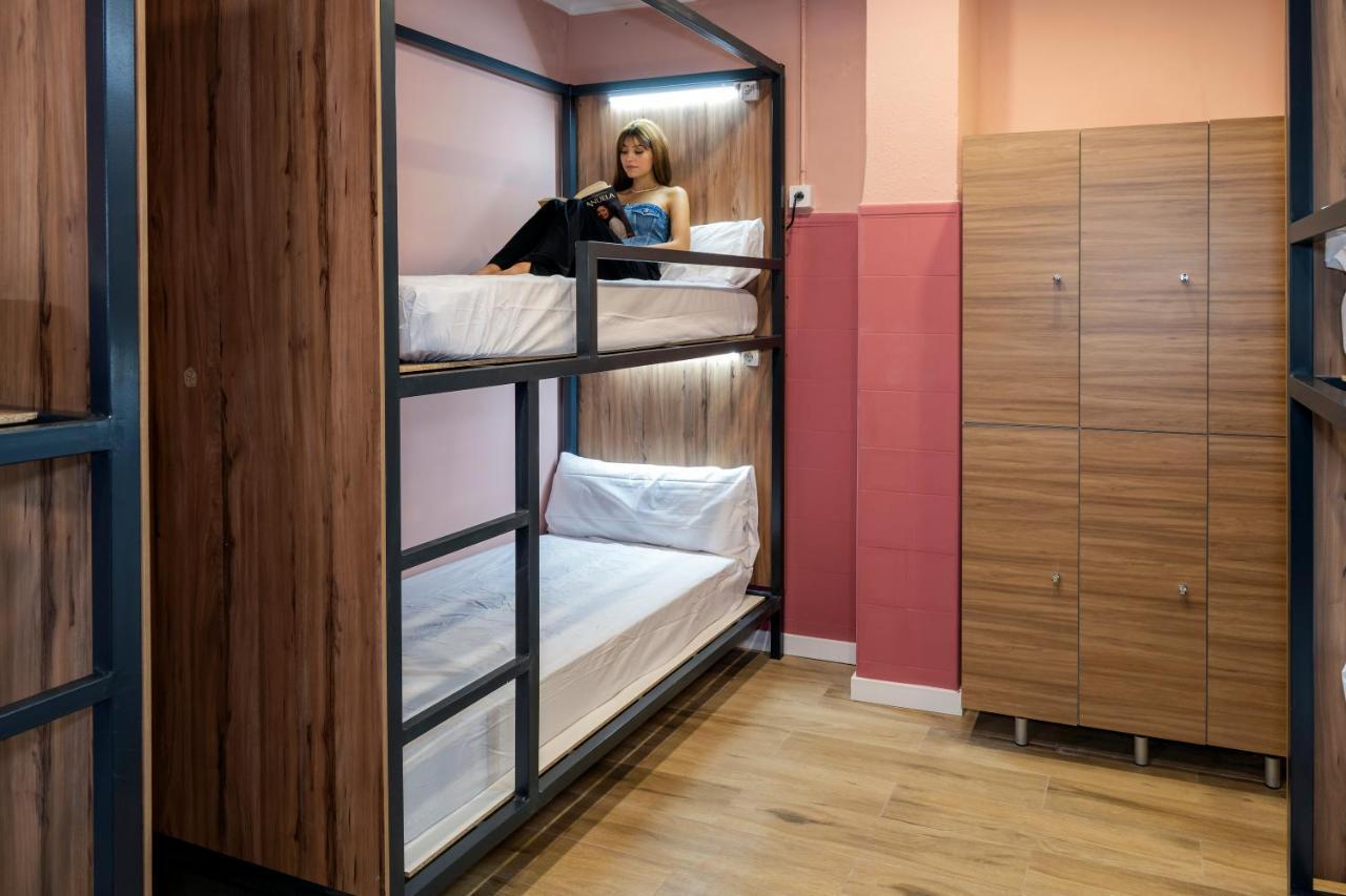 Som Hostel By The Venue Βαλένθια Εξωτερικό φωτογραφία