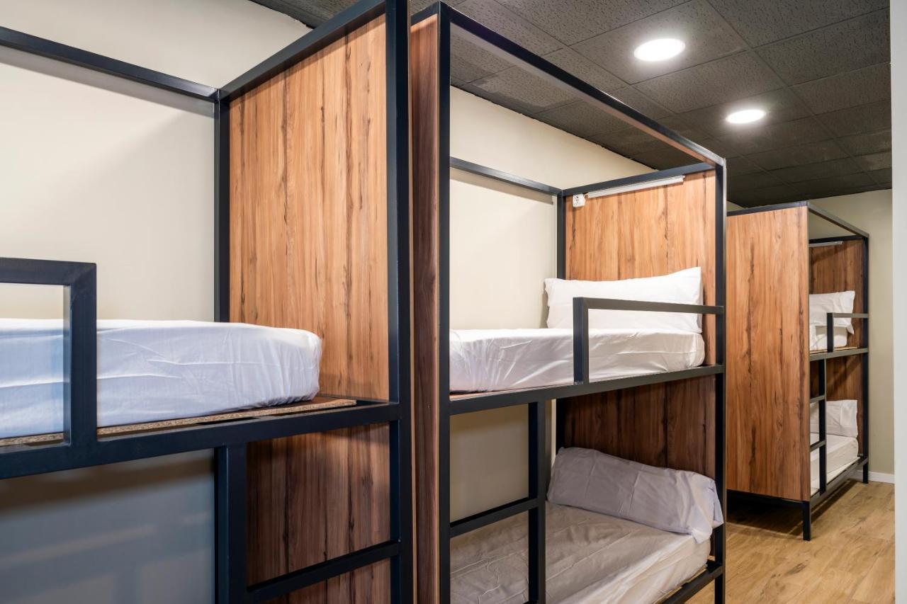 Som Hostel By The Venue Βαλένθια Εξωτερικό φωτογραφία