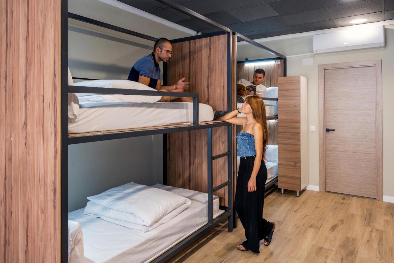 Som Hostel By The Venue Βαλένθια Εξωτερικό φωτογραφία