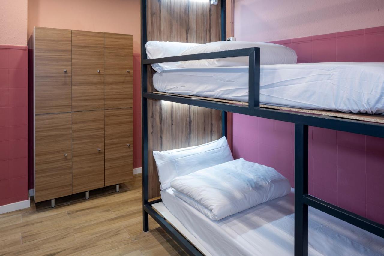 Som Hostel By The Venue Βαλένθια Εξωτερικό φωτογραφία