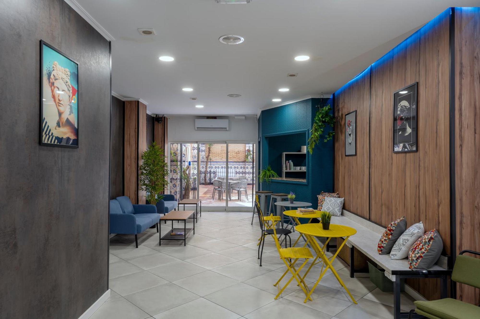 Som Hostel By The Venue Βαλένθια Εξωτερικό φωτογραφία