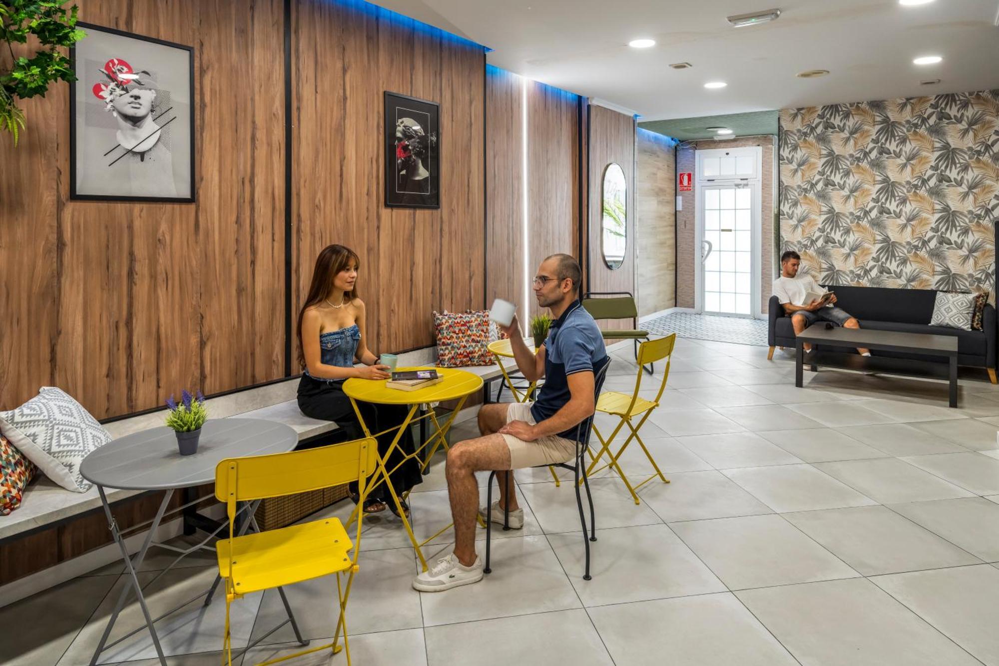 Som Hostel By The Venue Βαλένθια Εξωτερικό φωτογραφία