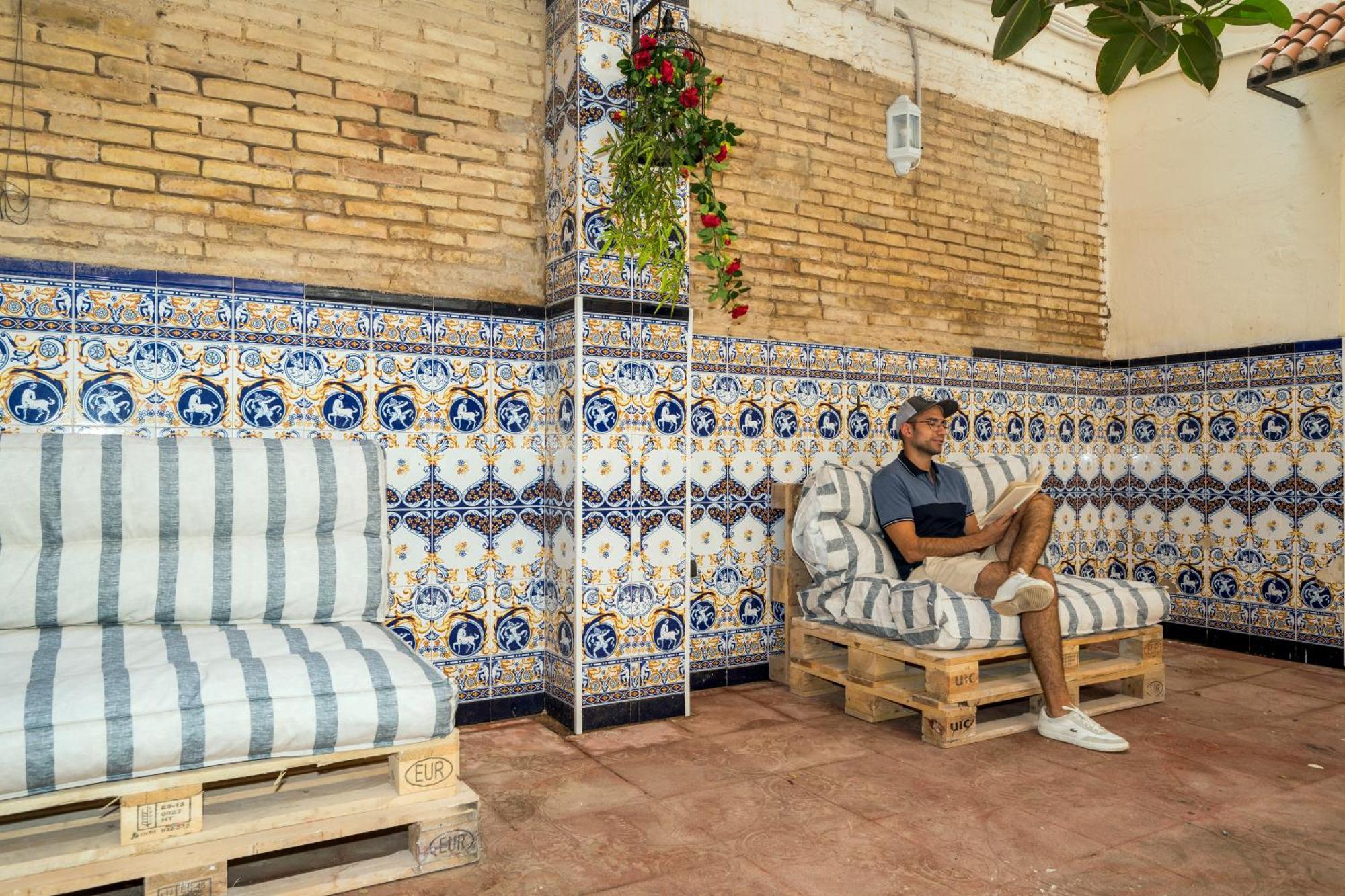 Som Hostel By The Venue Βαλένθια Εξωτερικό φωτογραφία